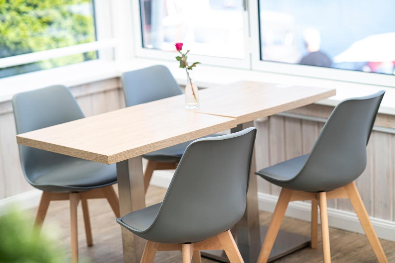Frühstückspension Zum Alten Fährhaus - Wrohm
